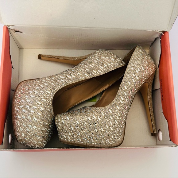 De Blossom Collection KINKO-178 Rhinestone Nude Sparkle Stiletto Pumps Size 9 - Picture 1 of 16